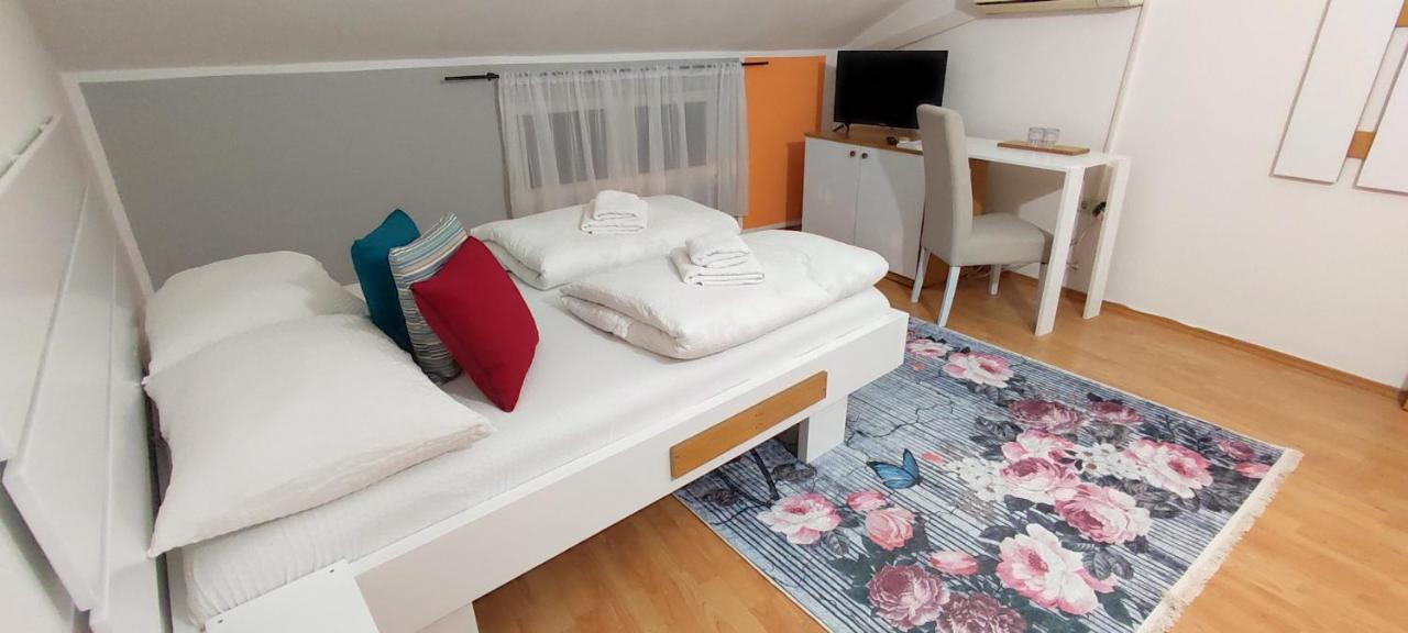 Apartament Monera & & Free Garage